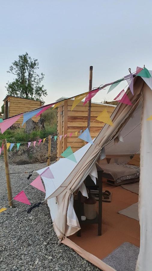 Calon Y Goedwig Glamping 호텔 랸도베리 외부 사진