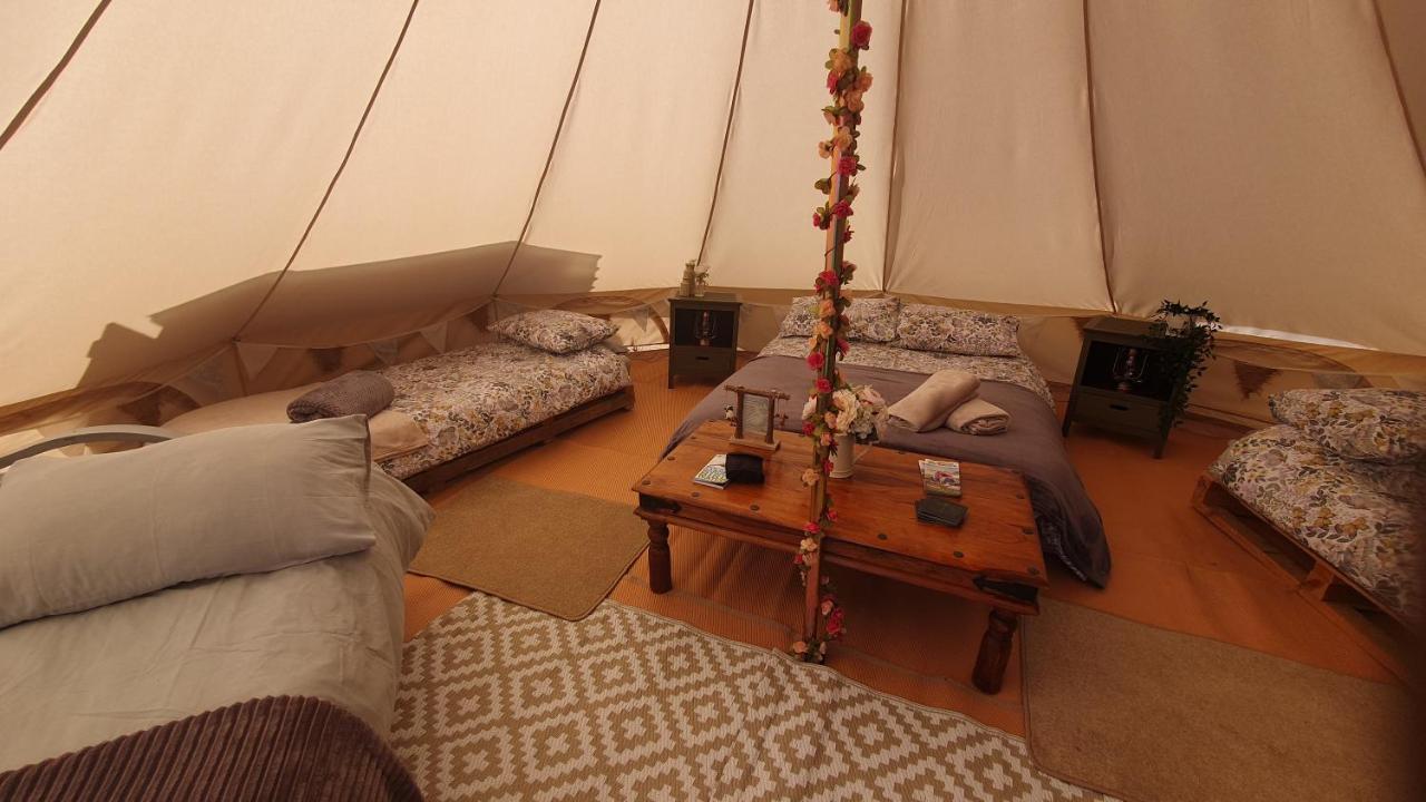 Calon Y Goedwig Glamping 호텔 랸도베리 외부 사진
