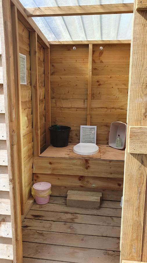 Calon Y Goedwig Glamping 호텔 랸도베리 외부 사진