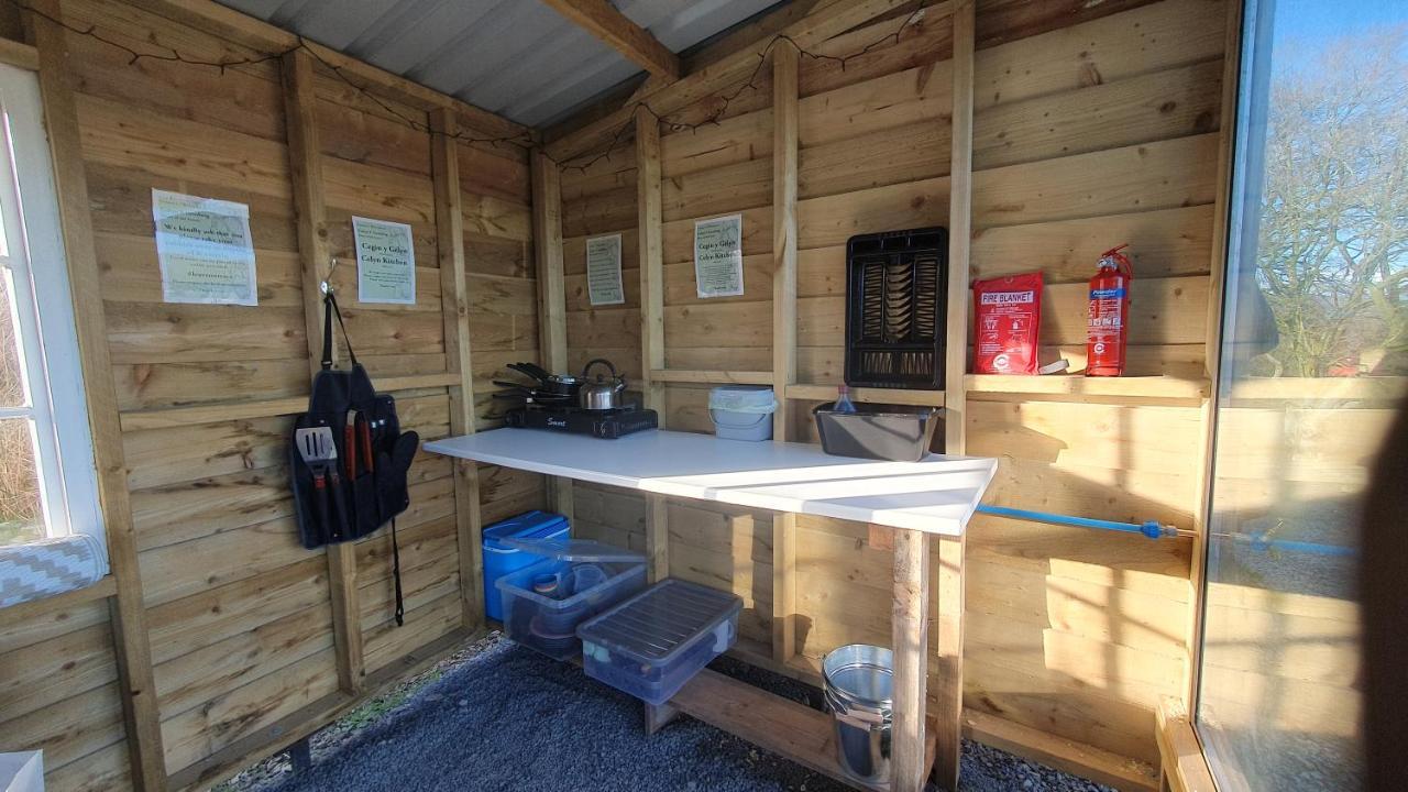Calon Y Goedwig Glamping 호텔 랸도베리 외부 사진