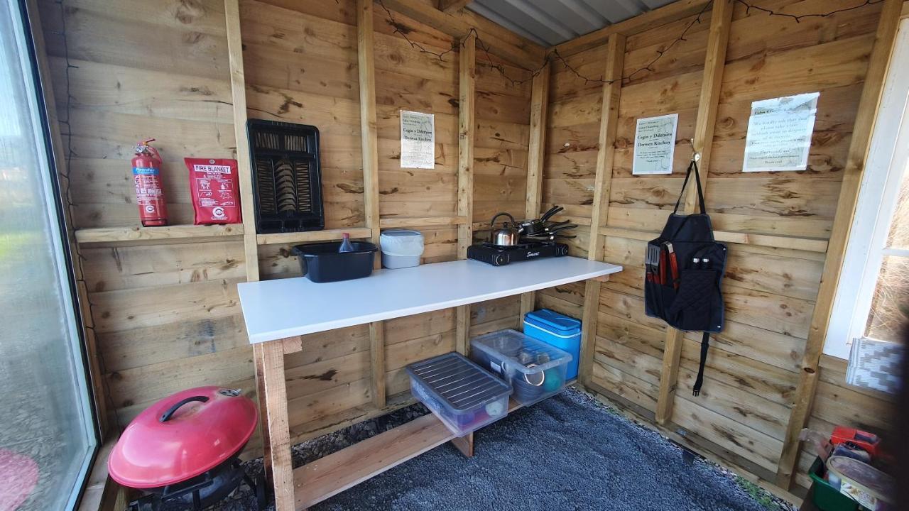 Calon Y Goedwig Glamping 호텔 랸도베리 외부 사진