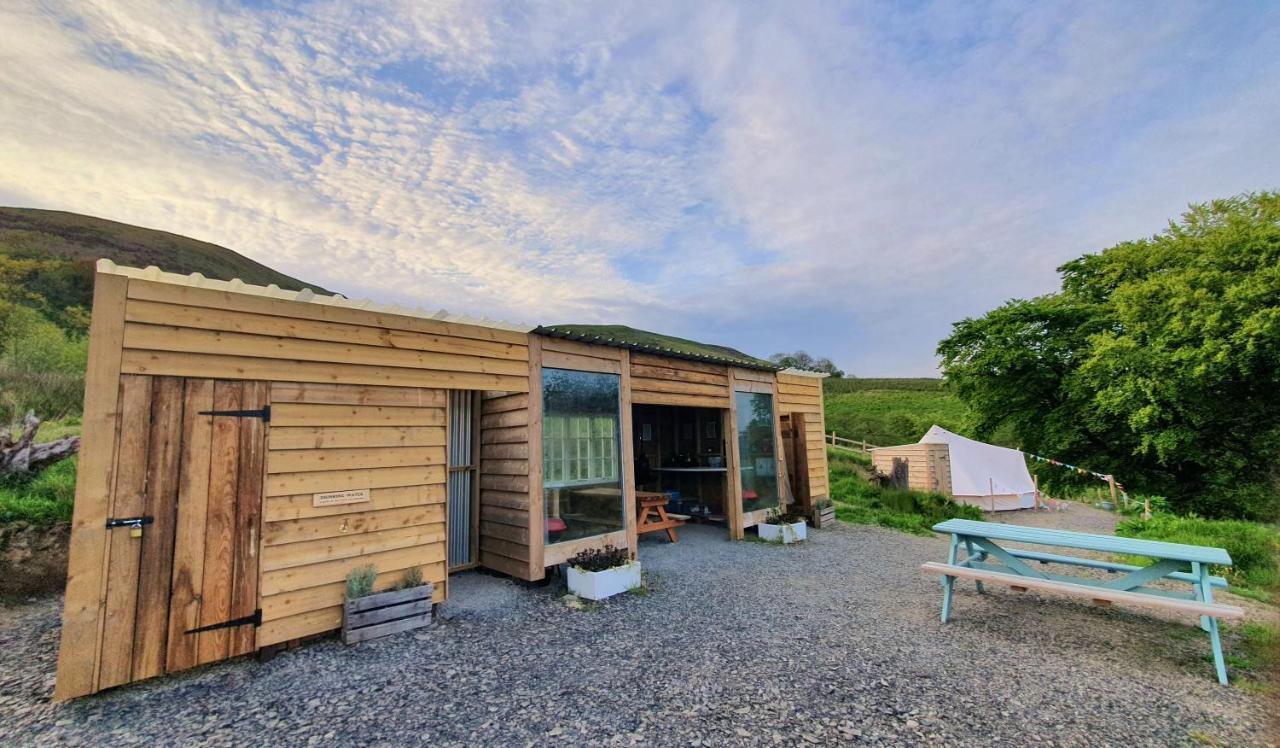 Calon Y Goedwig Glamping 호텔 랸도베리 외부 사진