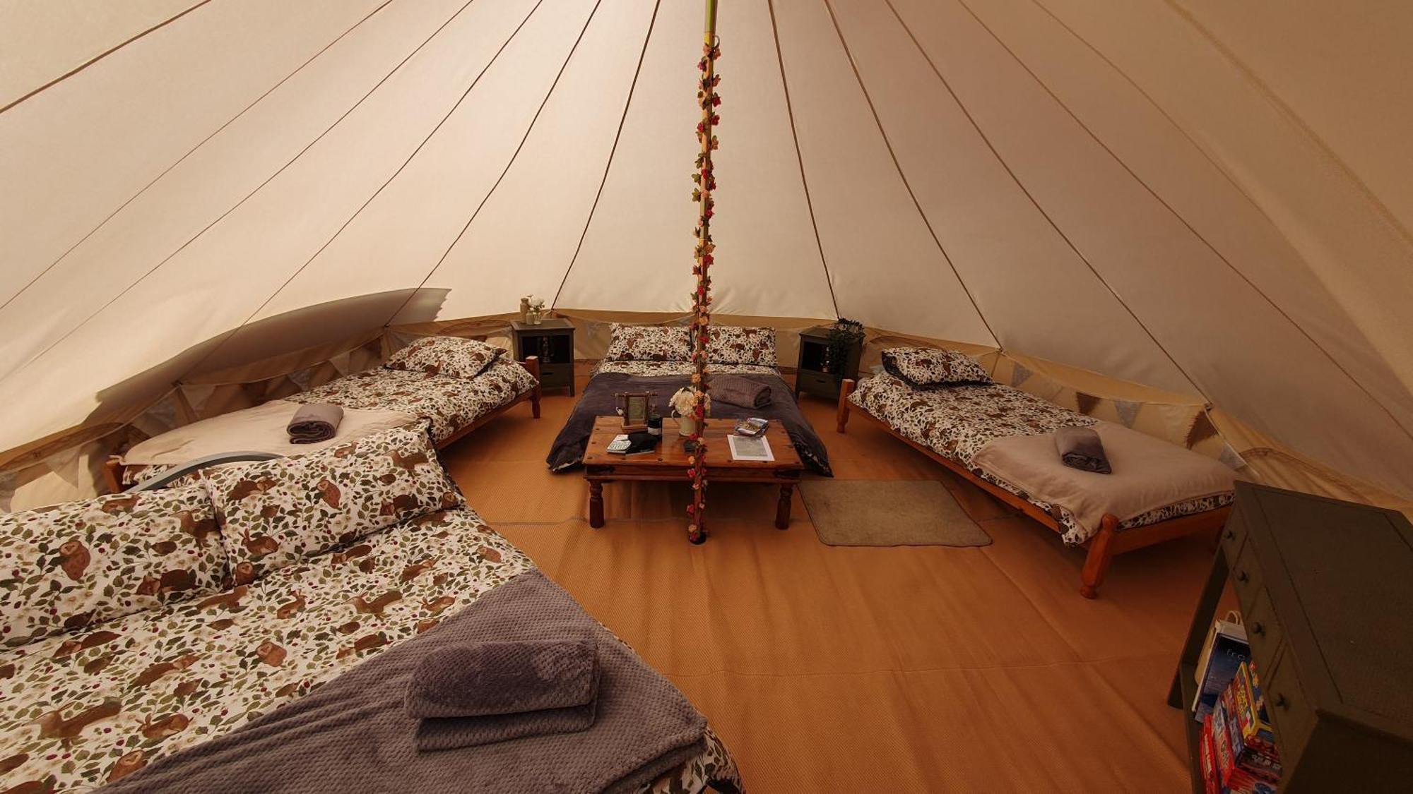Calon Y Goedwig Glamping 호텔 랸도베리 외부 사진