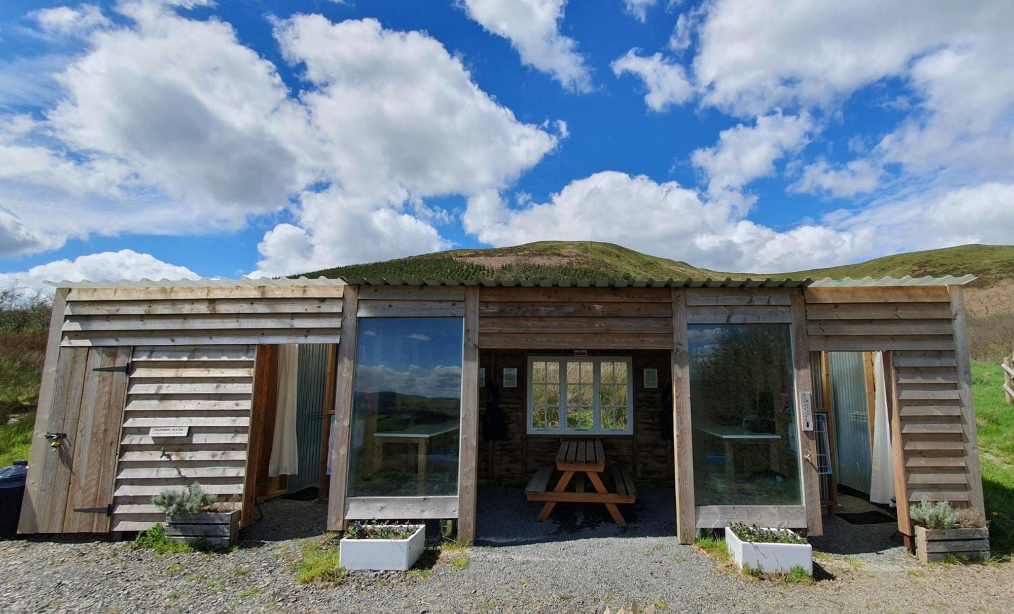 Calon Y Goedwig Glamping 호텔 랸도베리 외부 사진